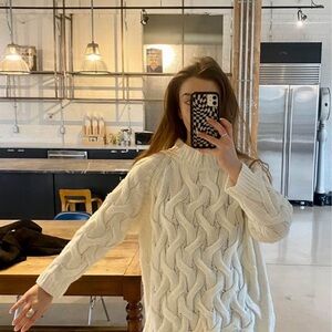 Hillary Macmillan cable knit sweater
